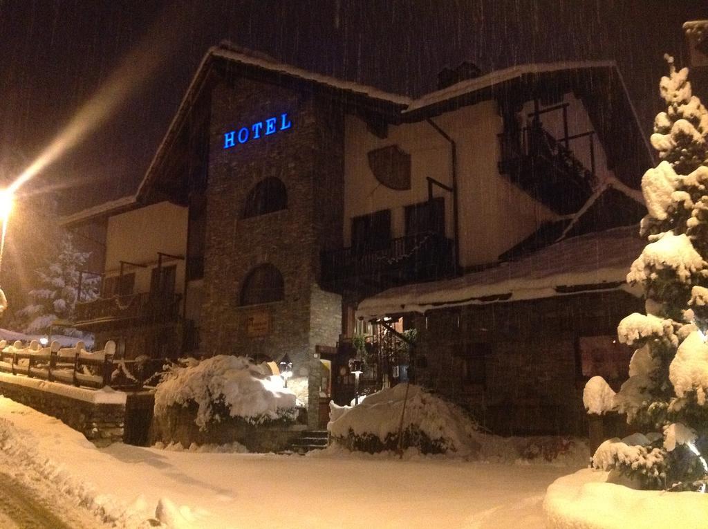 Hotel Chalet La Meridiana Saint-Pierre Buitenkant foto